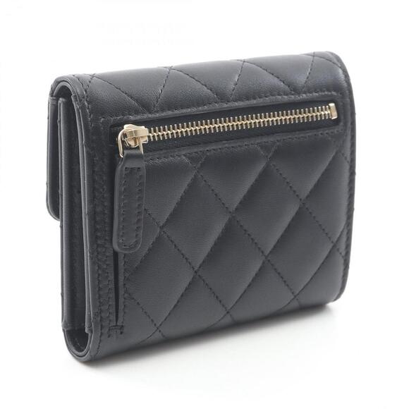 CHANEL Black Lambskin Leather Wallet - Picture 2 of 9